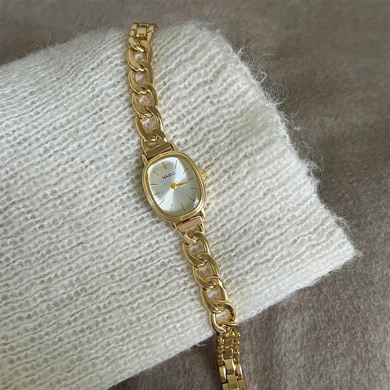 Luxury Watch Brand For Women - ساعة يد نسائية أنيقة بقرص بيضاوي