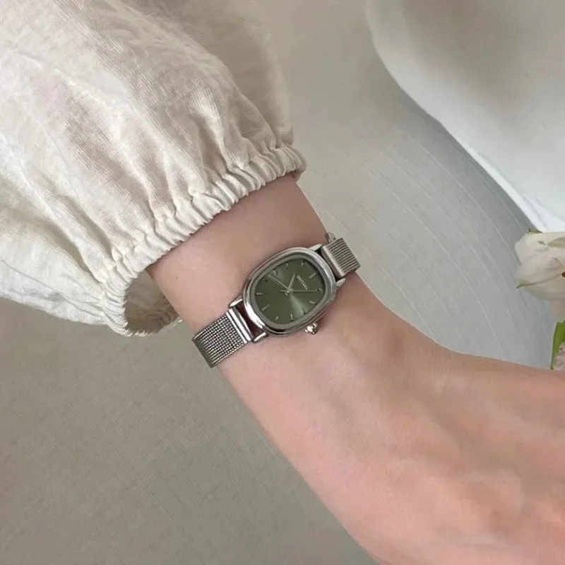 Luxury Watch Brand For Women - صغيرة البيضاوي الهاتفي الأخضر ساعة بسيطة