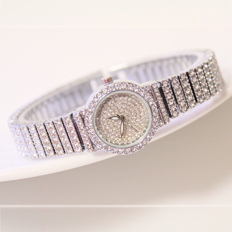 ساعات يد نسائية من الألماس ، س - مراجعة Luxury Watch Brand For Women وسعره