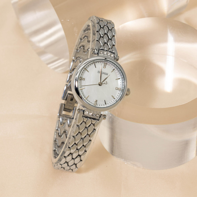 ساعة يد أنيقة وفاخرة ذات مظهر  - مراجعة Luxury Watch Levels وسعره