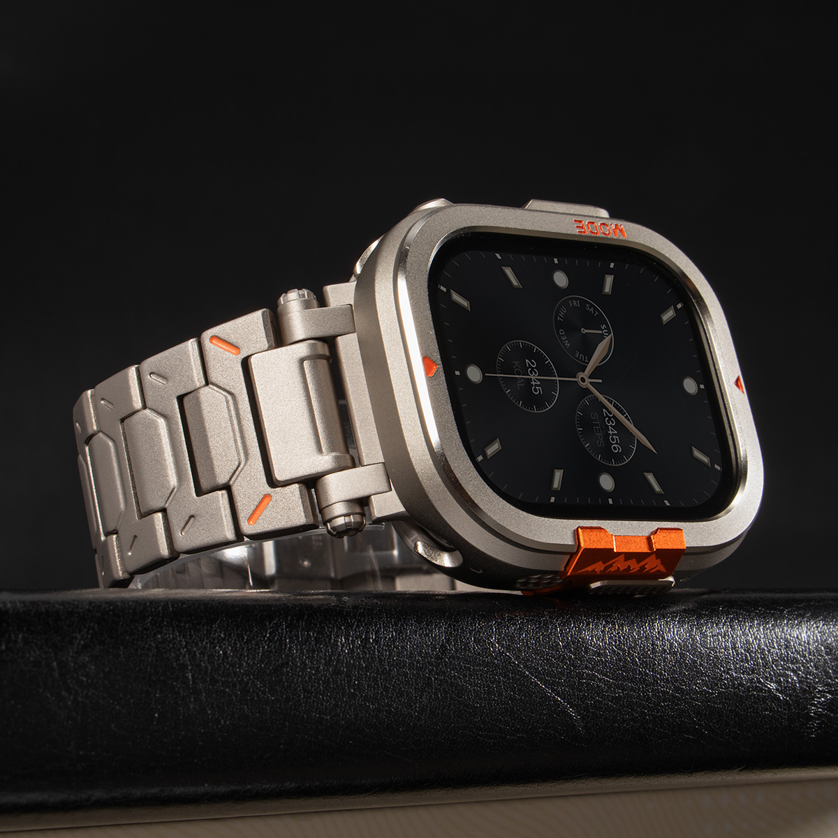 غطاء حماية معدني فاخر مع حزام  - مراجعة Luxury Watch German وسعره