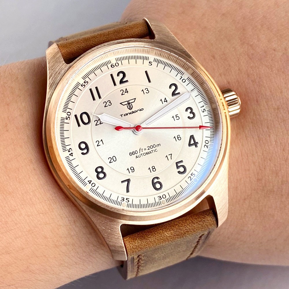 ساعة يد رجالية أوتوماتيكية من  - مراجعة Luxury Watch White وسعره