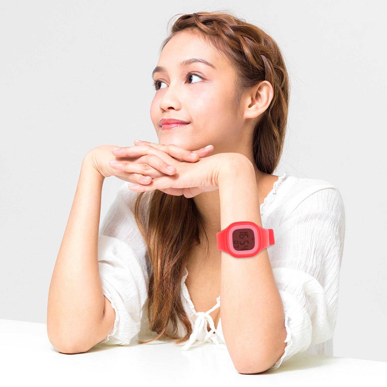 ساعة إلكترونية ملونة من السيلي - مراجعة Luxury Watch White وسعره