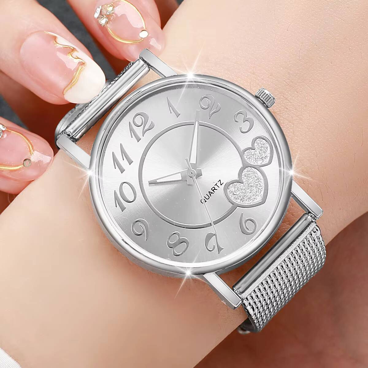 1/3 قطعة ساعة يد نسائية عصرية  - مراجعة Open Heart Watch وسعره